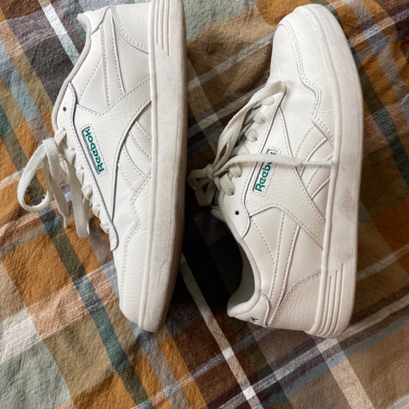 Reebok (7.5 US) Women's Club Memt Sneakers - Picture 11 of 13